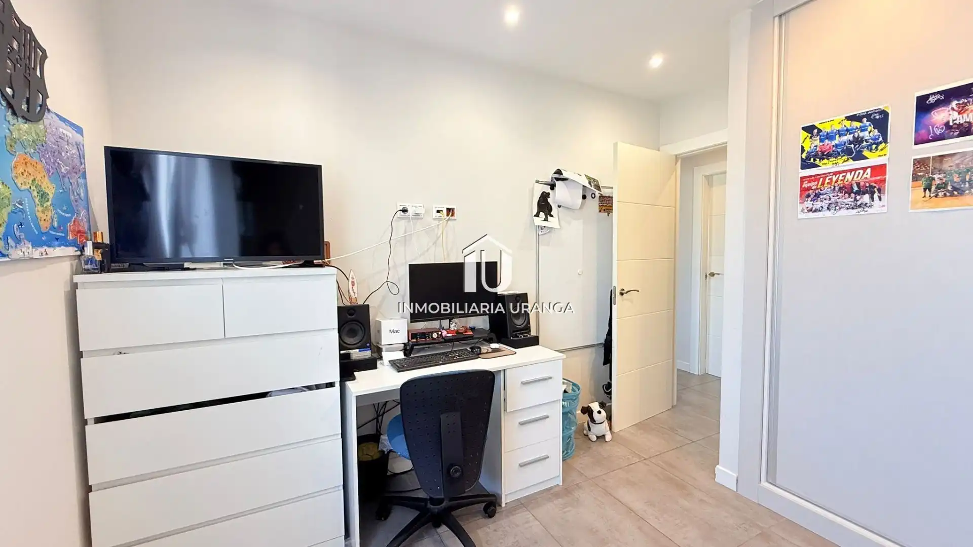 Piso en venta en Laredo con Calefacción y Terraza