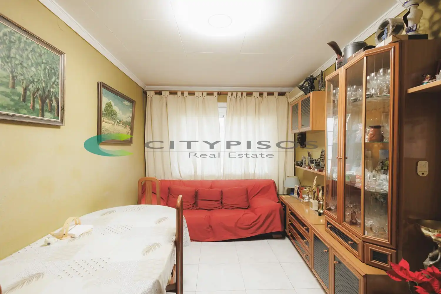 Exterior view of Flat for sale in Barcelona  with Air Conditioner and Oven