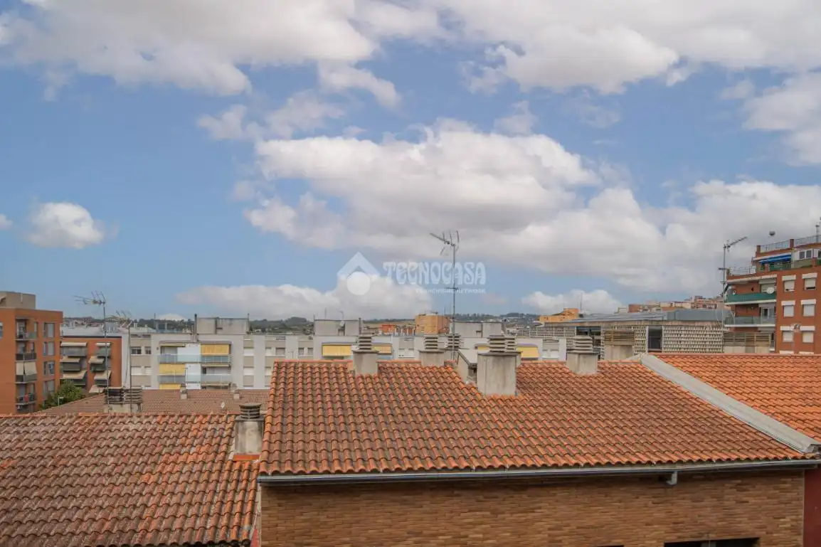 Vista exterior de Piso en venta en Rubí con Aire acondicionado, Calefacción y Trastero