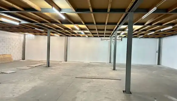Fabrikhallen zur Miete in Santander