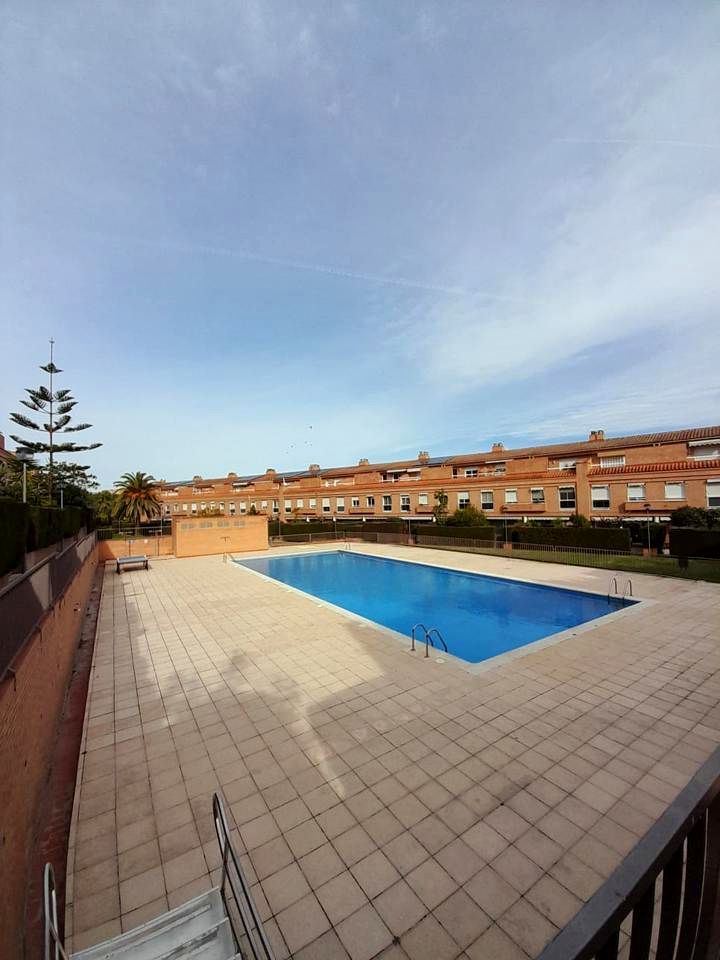 Piscina de Casa o chalet de alquiler en  Tarragona Capital con Aire acondicionado, Calefacción y Jardín privado