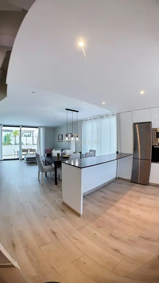 Comedor de Casa adosada de alquiler en Fuengirola con Aire acondicionado, Trastero y Horno