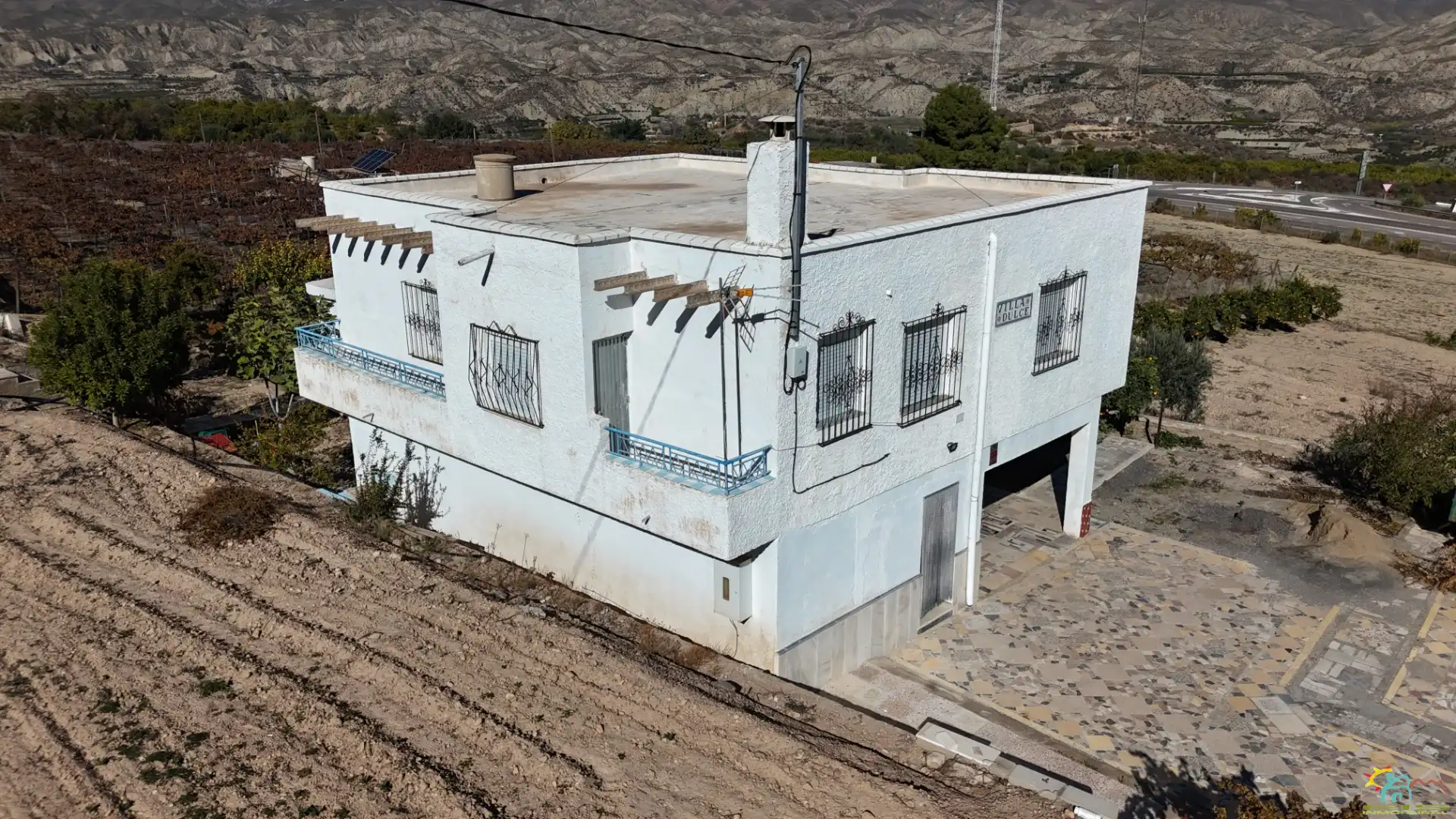 Vista exterior de Finca rústica en venda en Íllar amb Jardí privat, Terrassa i Moblat