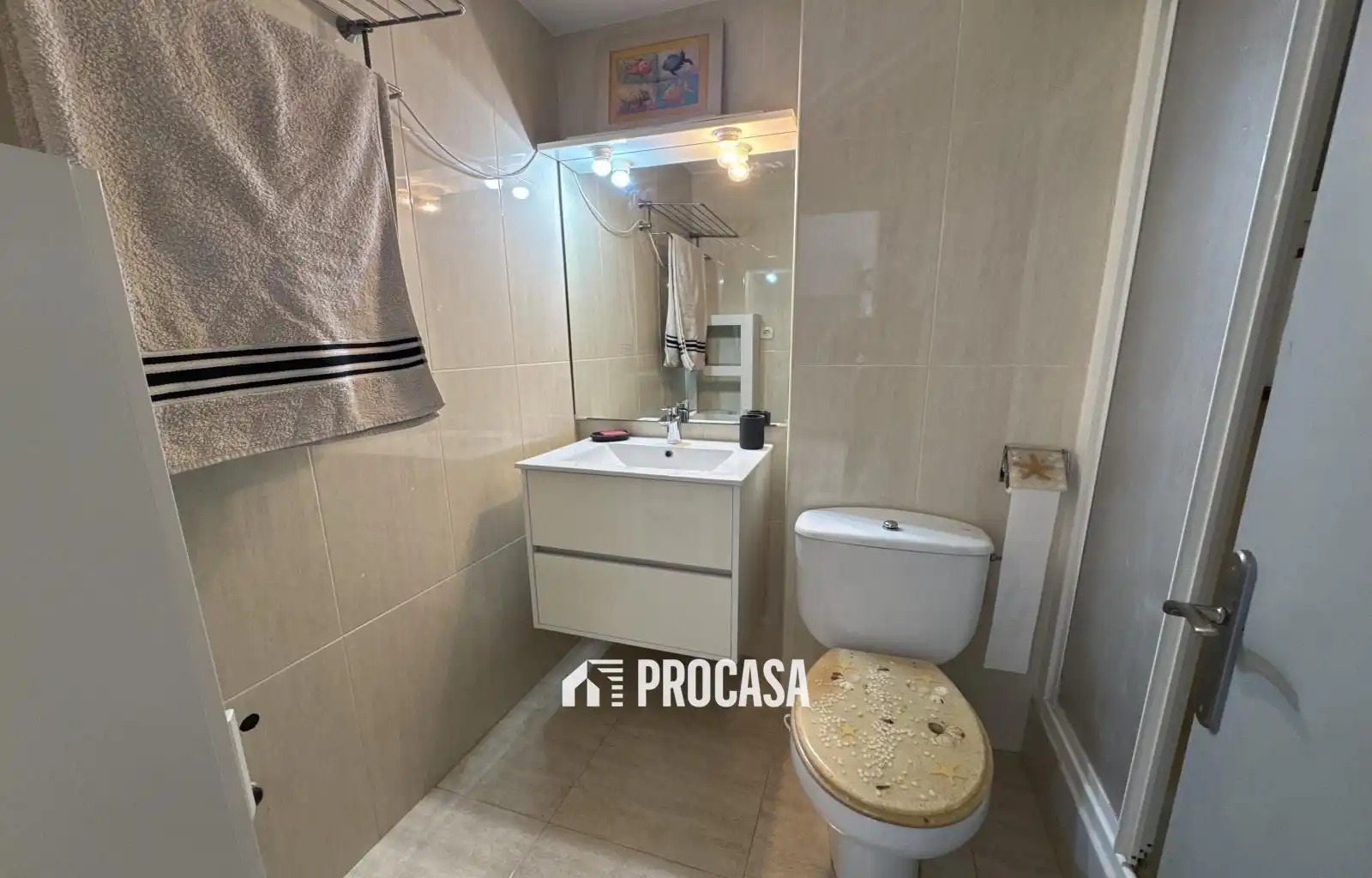 Bathroom of Flat for sale in Castelló d'Empúries  with Air Conditioner, Heating and Terrace
