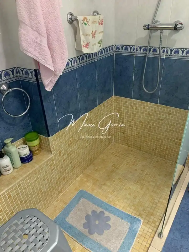 Baño de Planta baja en venta en Lucena con Aire acondicionado, Trastero y Amueblado