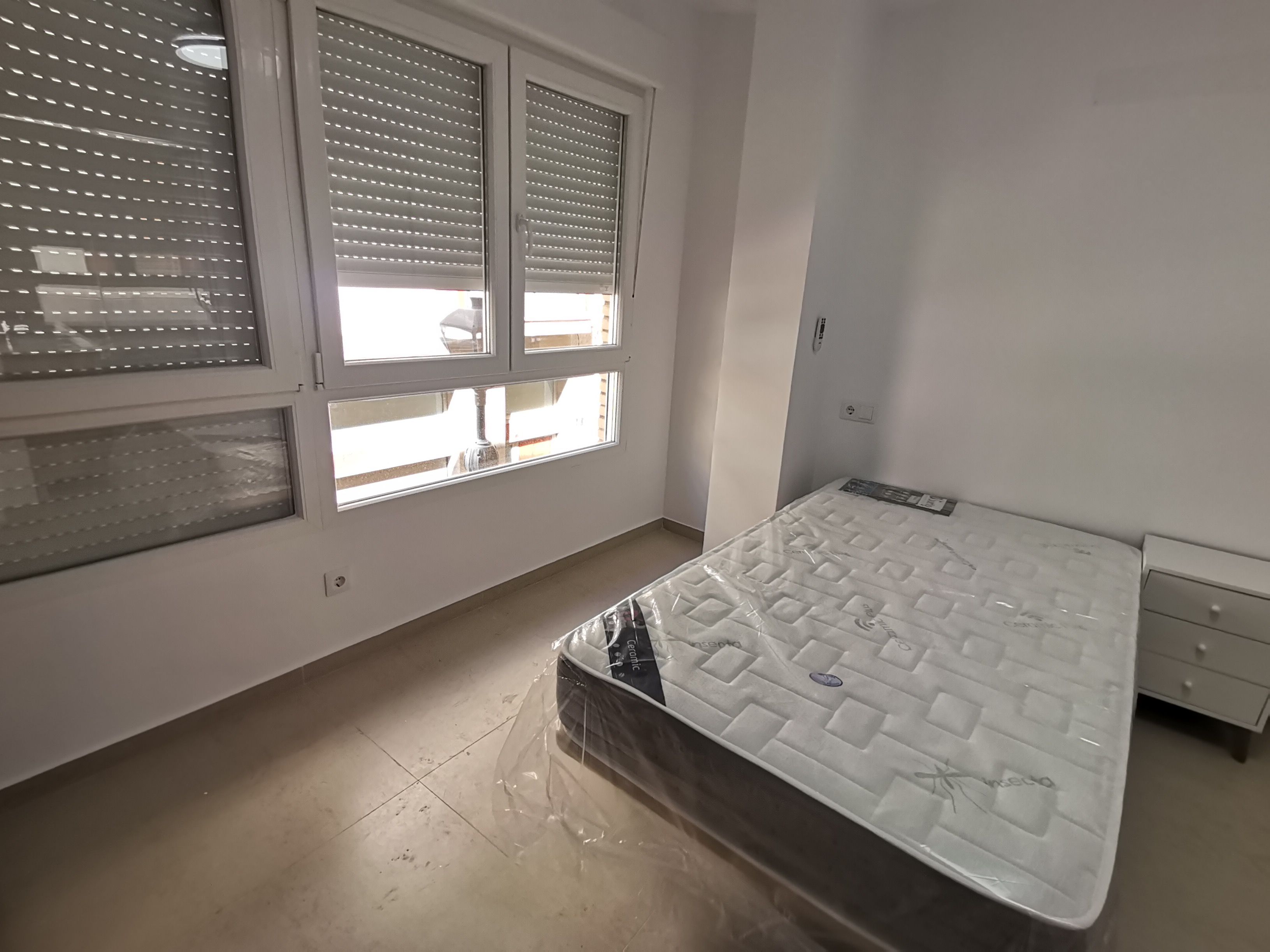 Pis per a compartir a Calle Pintor Martínez de la Vega, 36, Centro