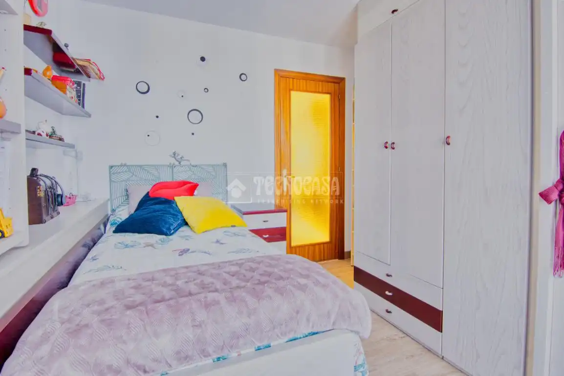 Schlafzimmer von Wohnung zum Verkauf in Santander mit Abstellraum