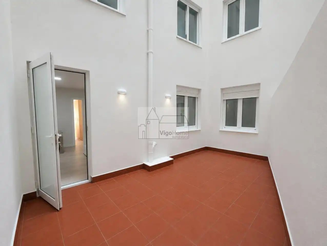 Terraza de Piso de alquiler en Vigo  con Calefacción, Terraza y Amueblado