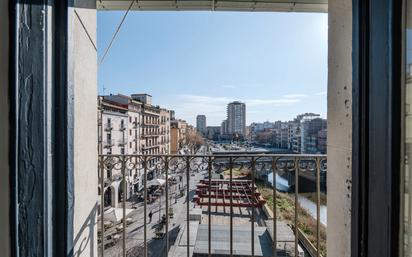 Vista exterior de Pis en venda en Girona Capital amb Calefacció i Terrassa