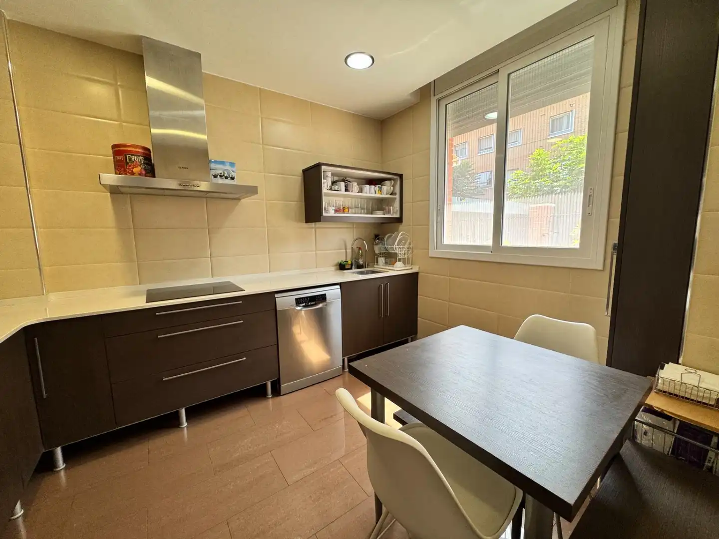 Cocina de Casa adosada en venta en Gavà con Aire acondicionado, Calefacción y Jardín privado