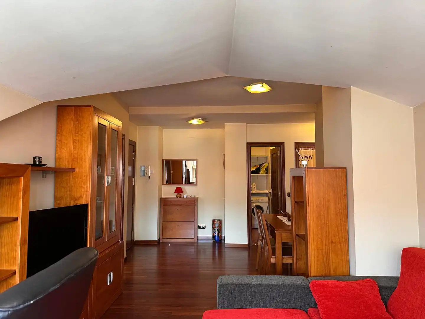 Wohnzimmer von Dachboden zum Verkauf in Ames mit Heizung, Parkett und Abstellraum