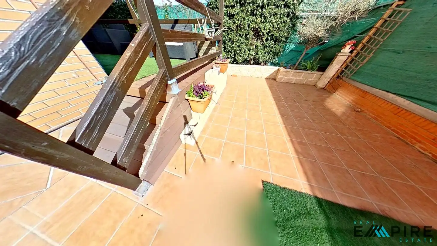 Terraza de Planta baja en venta en Parla Este