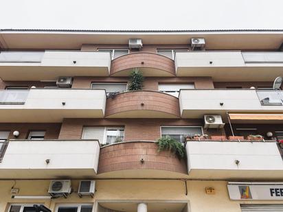 Vista exterior de Pis en venda en Bellpuig amb Calefacció i Terrassa