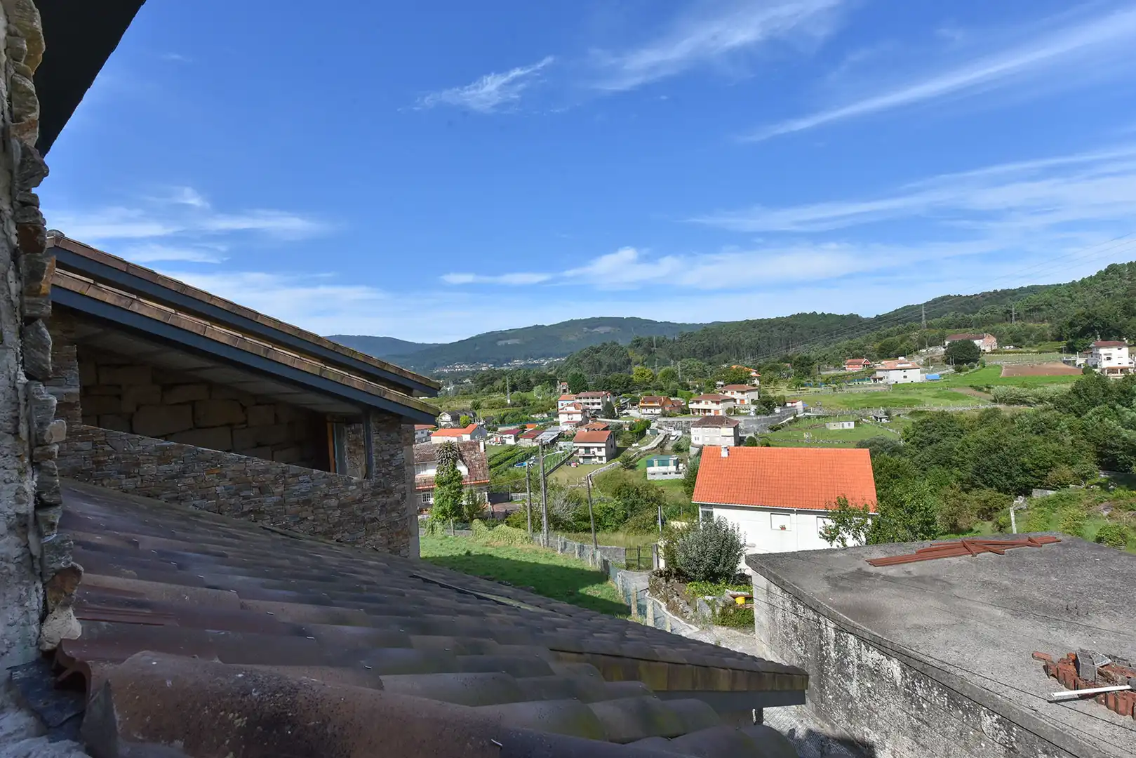 Vista exterior de Casa o xalet en venda en Soutomaior amb Jardí privat, Terrassa i Traster