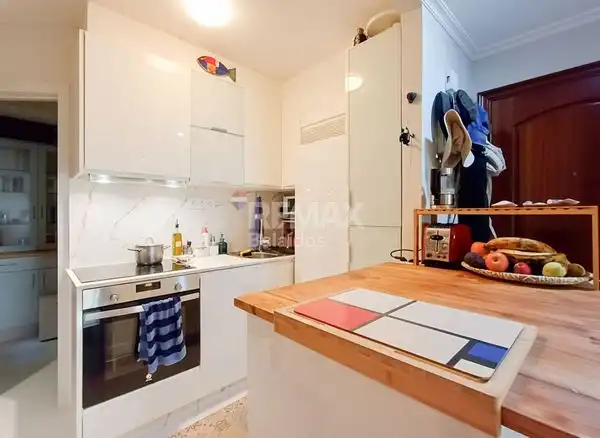 Cocina de Piso en venta en Vigo  con Calefacción, Parquet y Trastero