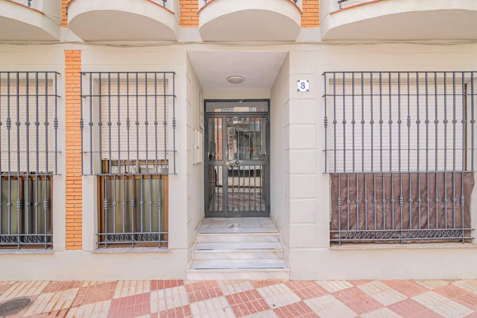 Piso en venta en Armilla con Balcón