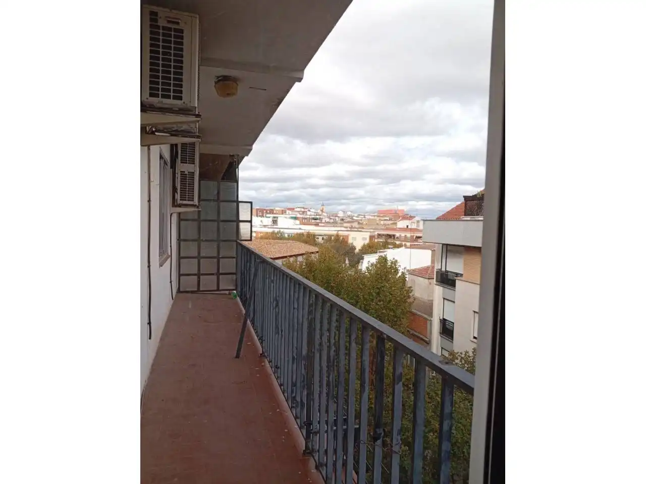 Vista exterior de Piso en venta en Ciudad Real con Aire acondicionado, Calefacción y Parquet