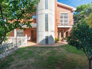 Haus mit Balkon zum Verkauf in Esquirols