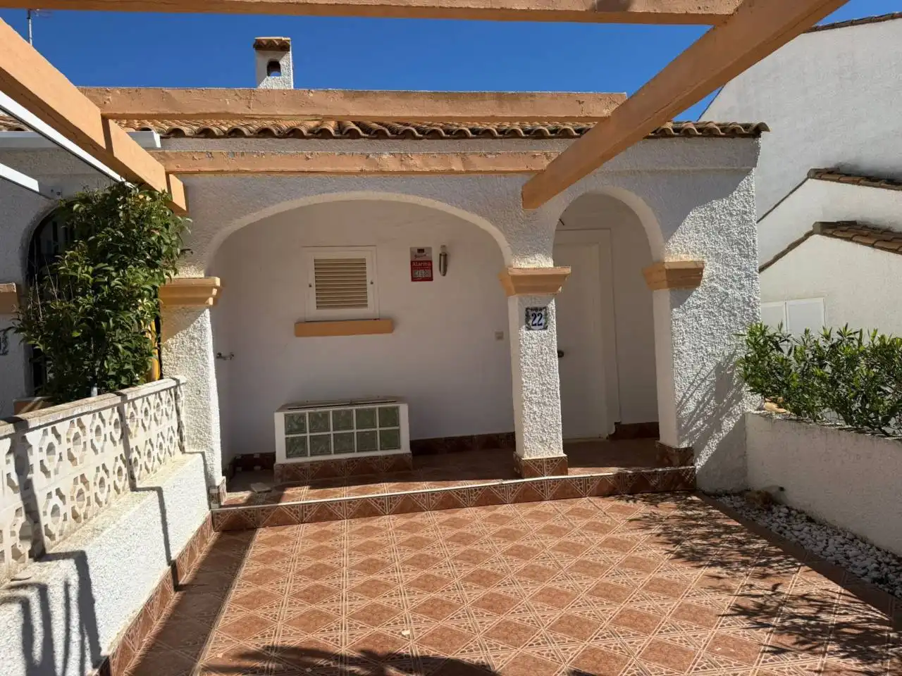 Wohnung zum Verkauf in Santa Pola mit Klimaanlage, Terrasse und Gemeinschaftspool