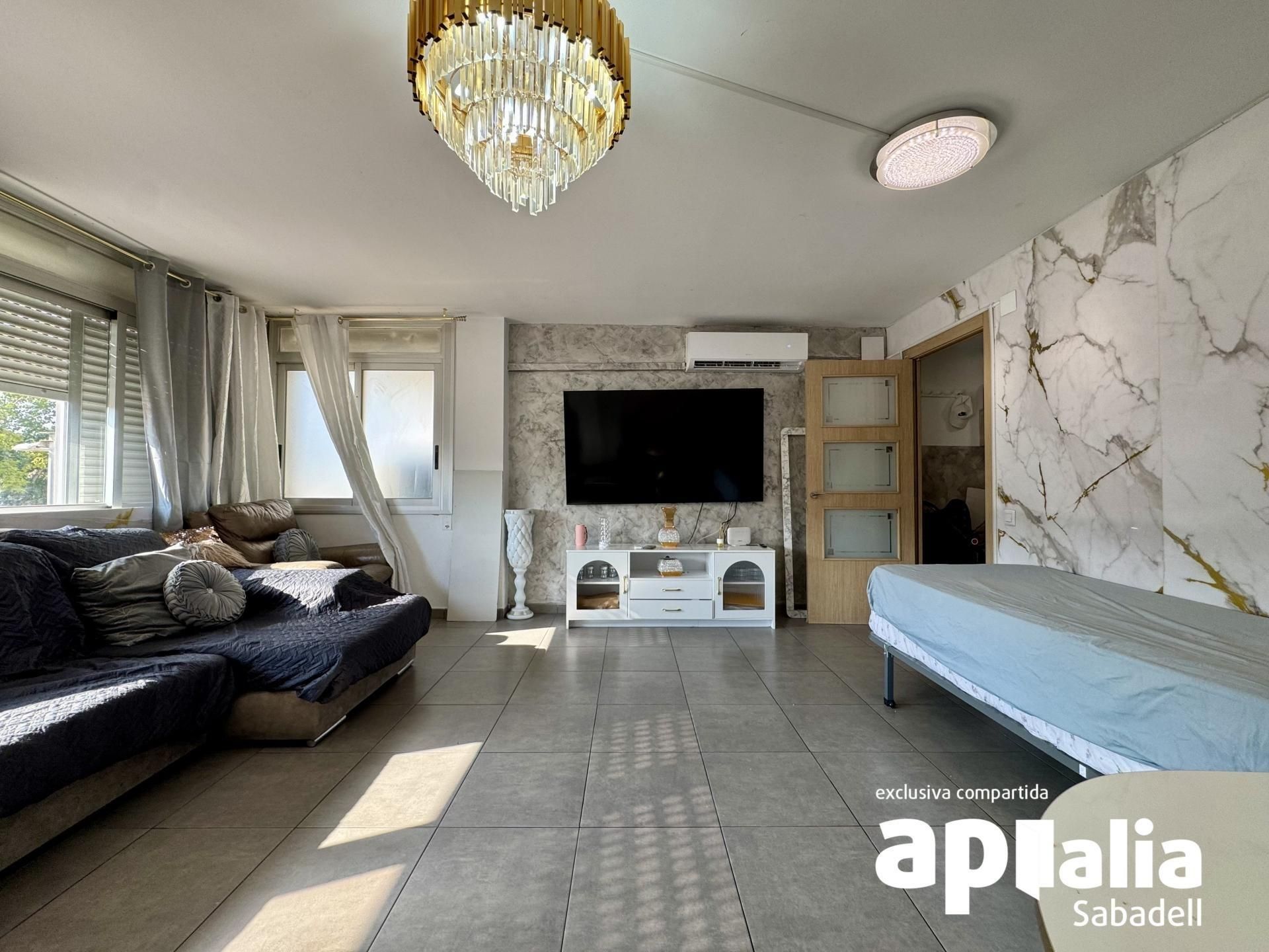 Sala d'estar de Pis en venda en Sabadell amb Calefacció i Balcó