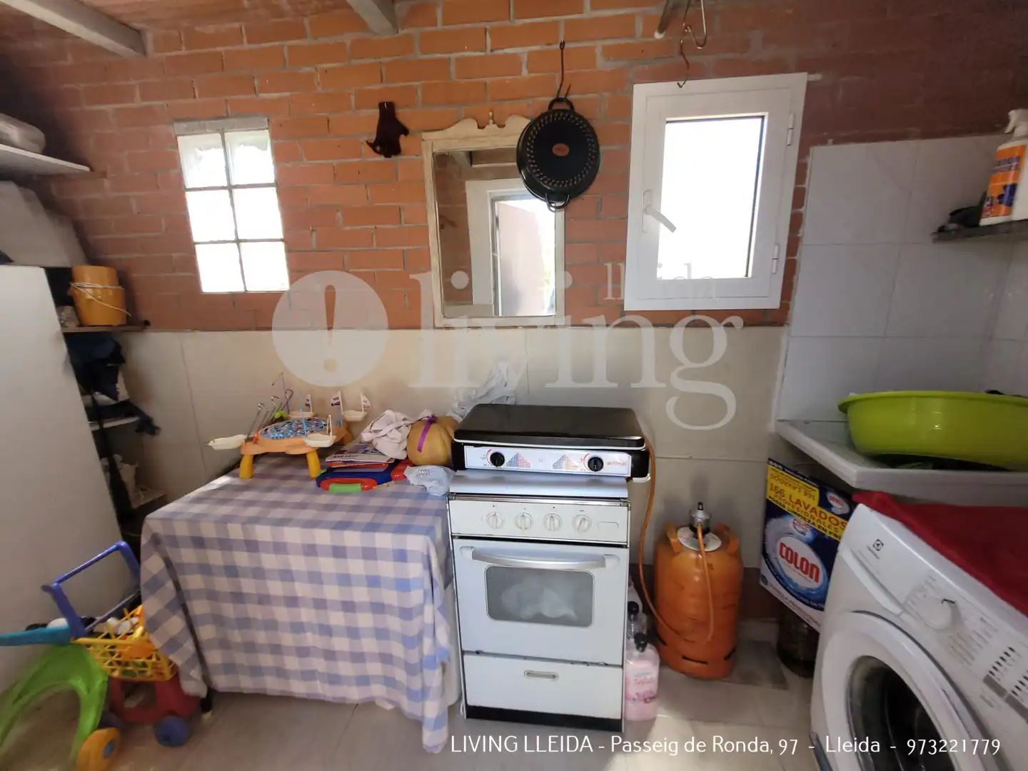 Cuina de Casa o xalet en venda en Lleida amb Aire condicionat, Calefacció i Jardí privat