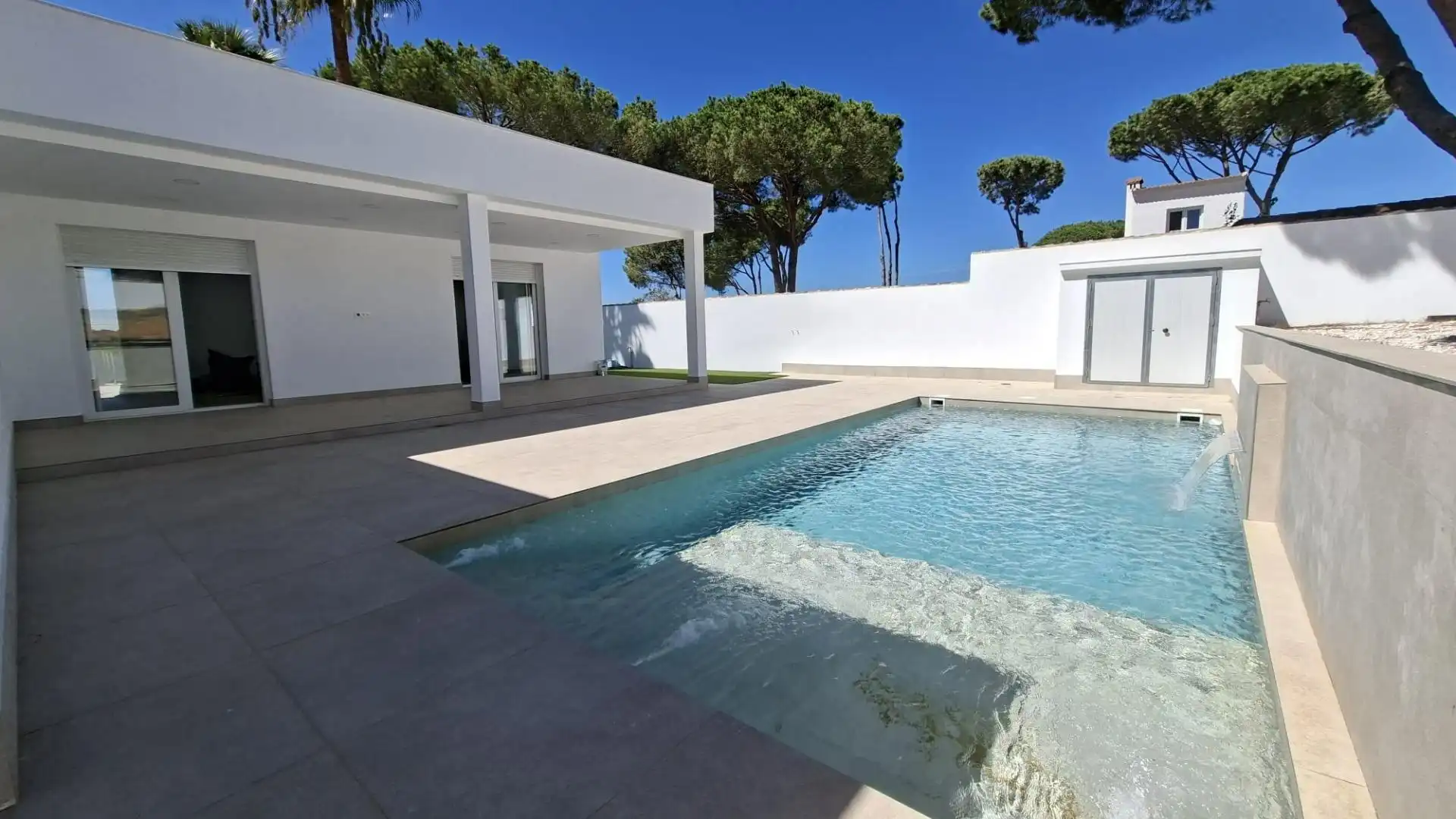 Swimming pool of Houses for sale in Chiclana de la Frontera  with Private garden, Terrace and Swimming Pool