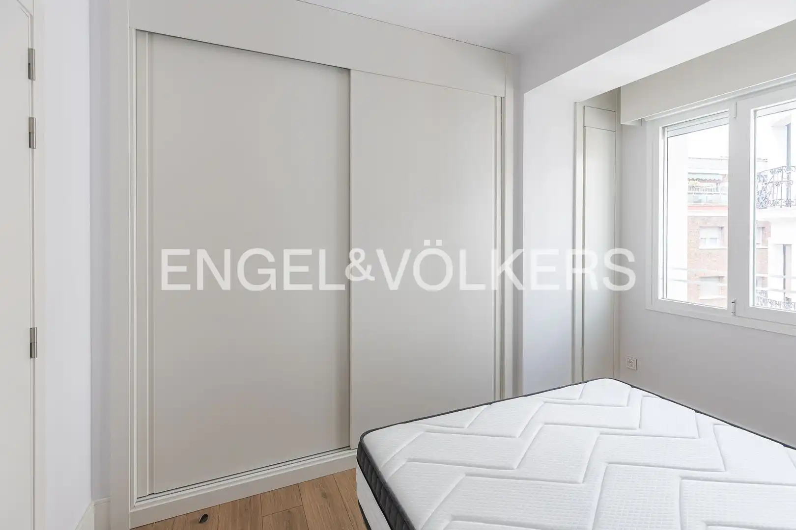 Bedroom of Flat for rent in Madrid  with Air Conditioner, Heating and Storage room