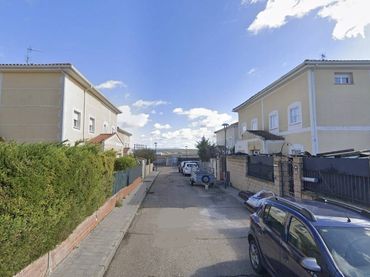 Maison mitoyenne avec balcon à vendre à Calle EL NOGAL
