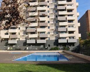 Swimming pool of Flat to rent in  Barcelona Capital  with Air Conditioner, Heating and Parquet flooring