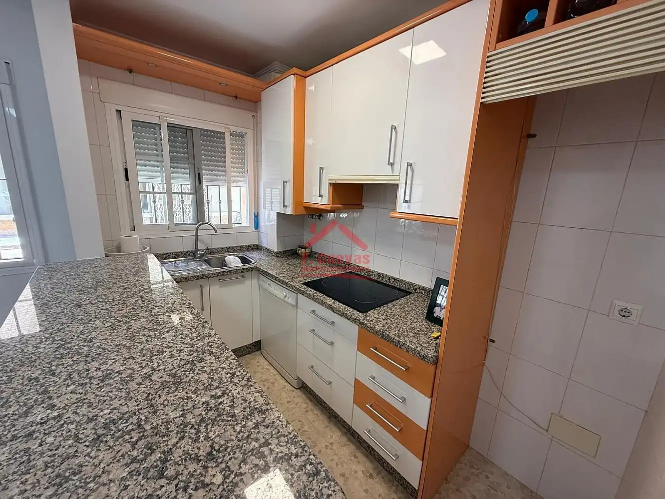 Kitchen of Ground floor for sale in Vélez-Málaga  with Oven