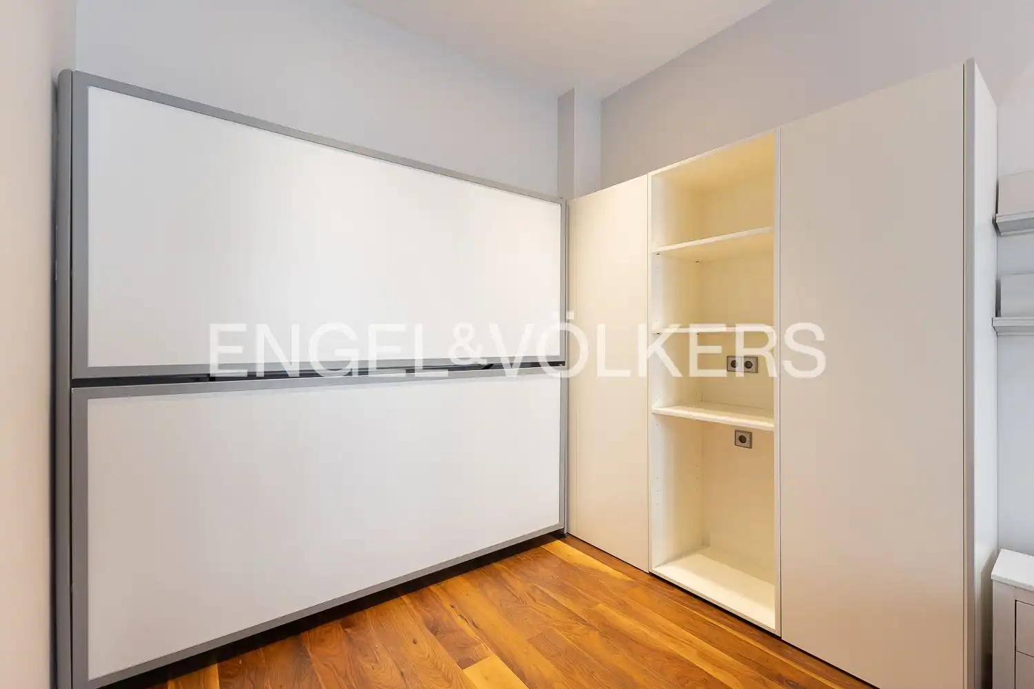 Dormitori de Àtic de lloguer en Valencia amb Aire condicionat, Calefacció i Parquet