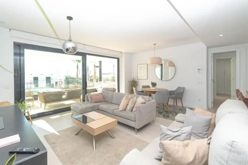 Apartament amb piscina en venda a Puerto Deportivo