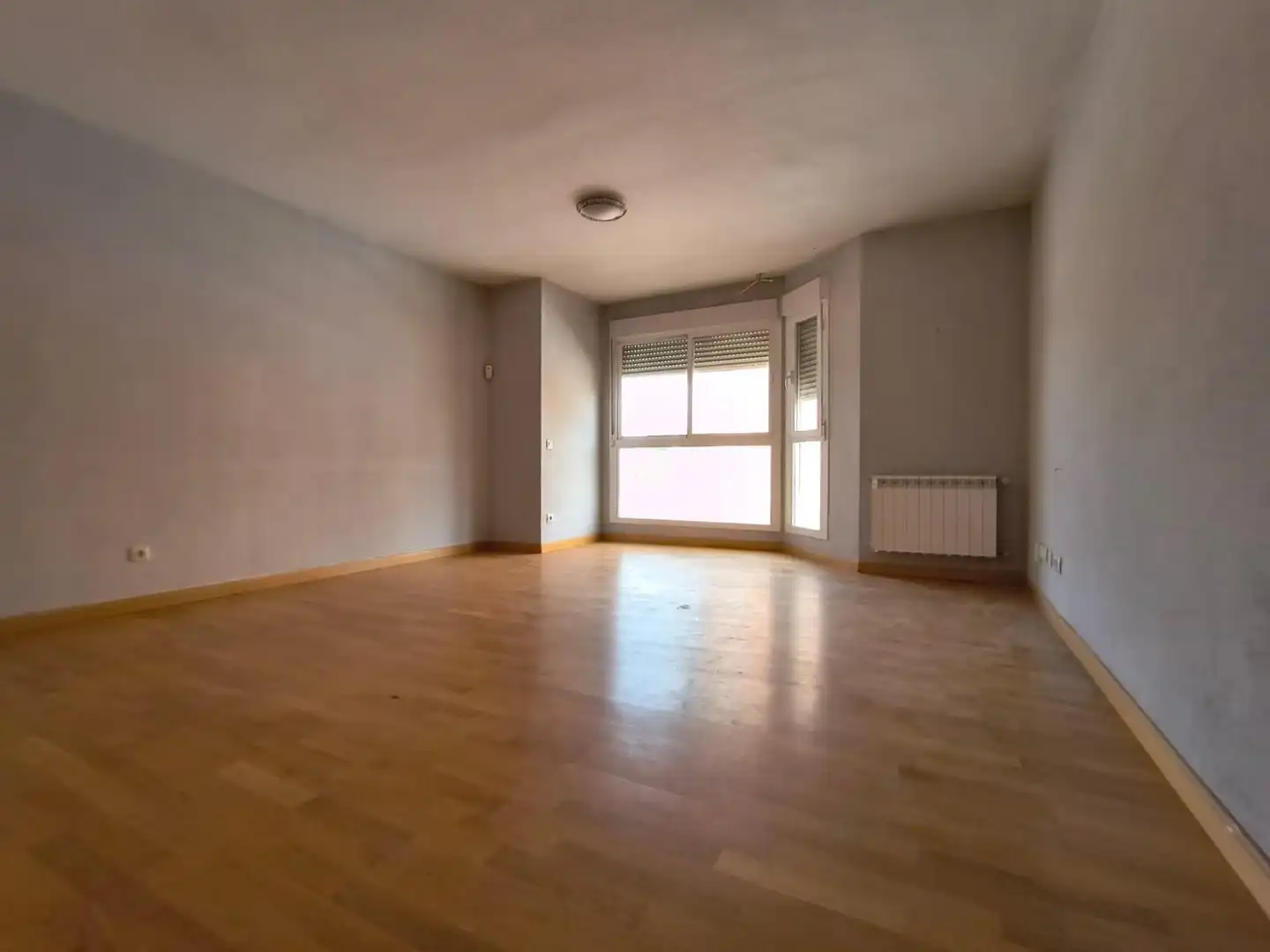 Living room of Flat for sale in Valdemoro  with Private garden, Terrace and Storage room