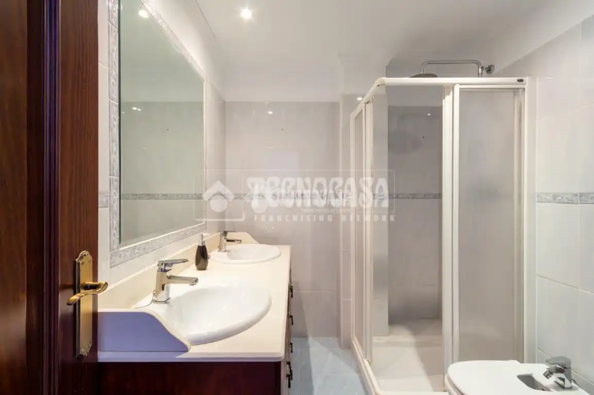 Bany de Pis en venda en Vélez-Málaga amb Terrassa i Piscina comunitària
