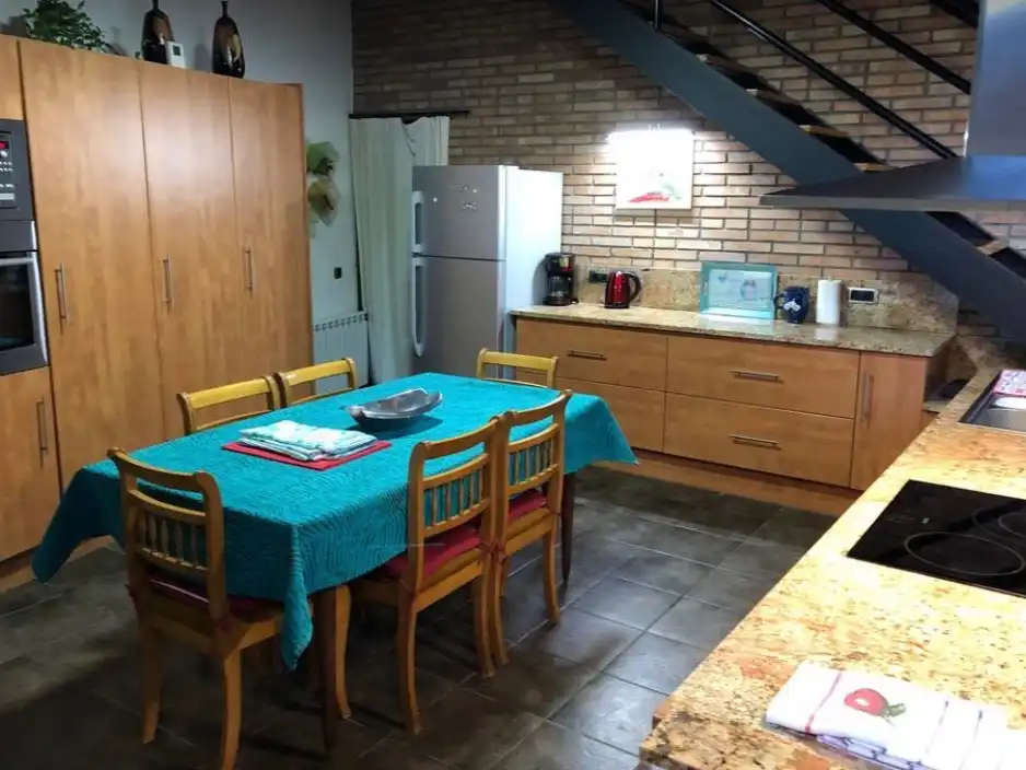 Cocina de Casa o chalet de alquiler en Alàs I Cerc con Jardín privado, Parquet y Terraza
