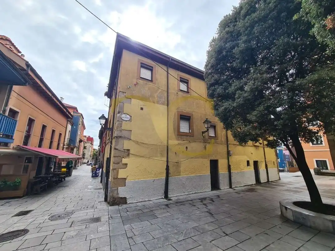 Vista exterior de Edificio en venta en Gijón 