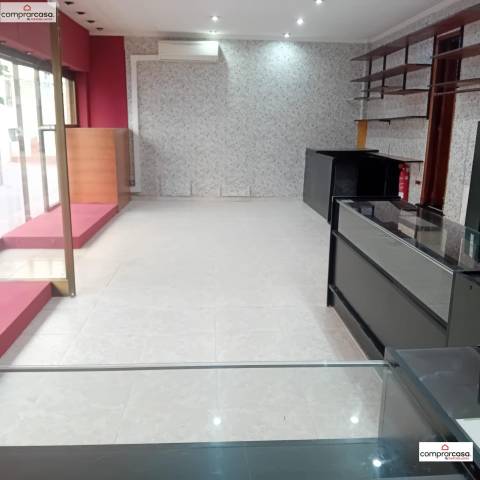 Local comercial en Alquiler en Calle del Prat en Bellvitge