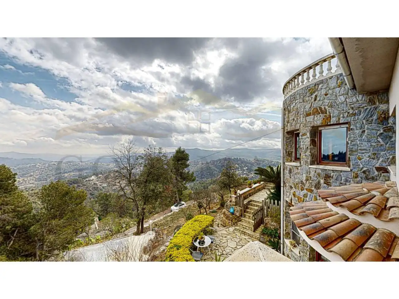 Vista exterior de Casa o xalet en venda en Corbera de Llobregat amb Aire condicionat, Calefacció i Jardí privat