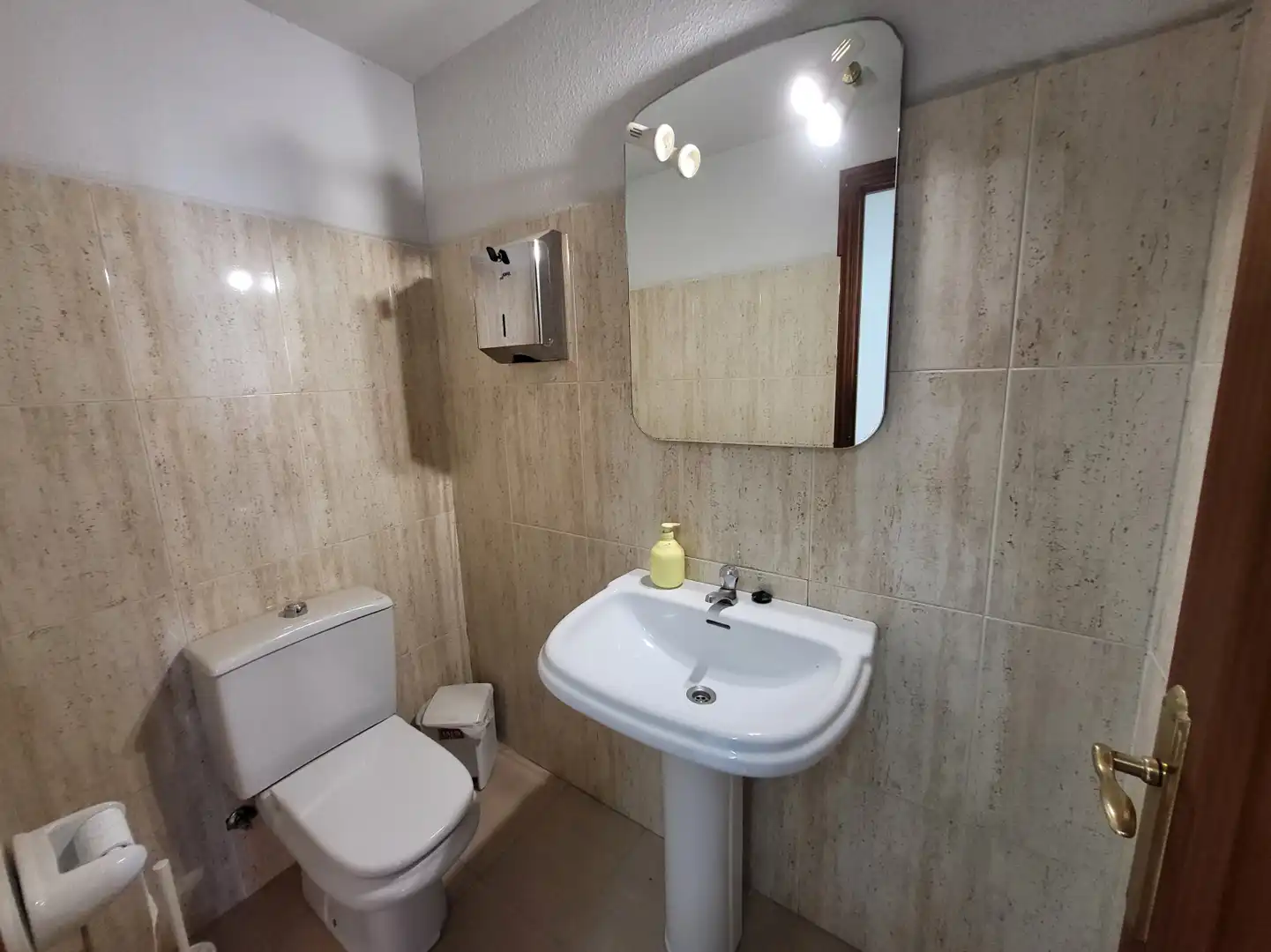 Business premises to rent in El Carbayedo - El Quirinal, imagen 12
