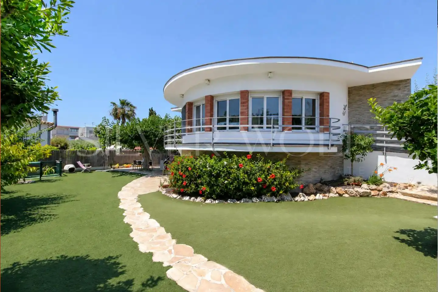 Exterior view of Houses for sale in Vilanova i la Geltrú  with Air Conditioner, Heating and Private garden