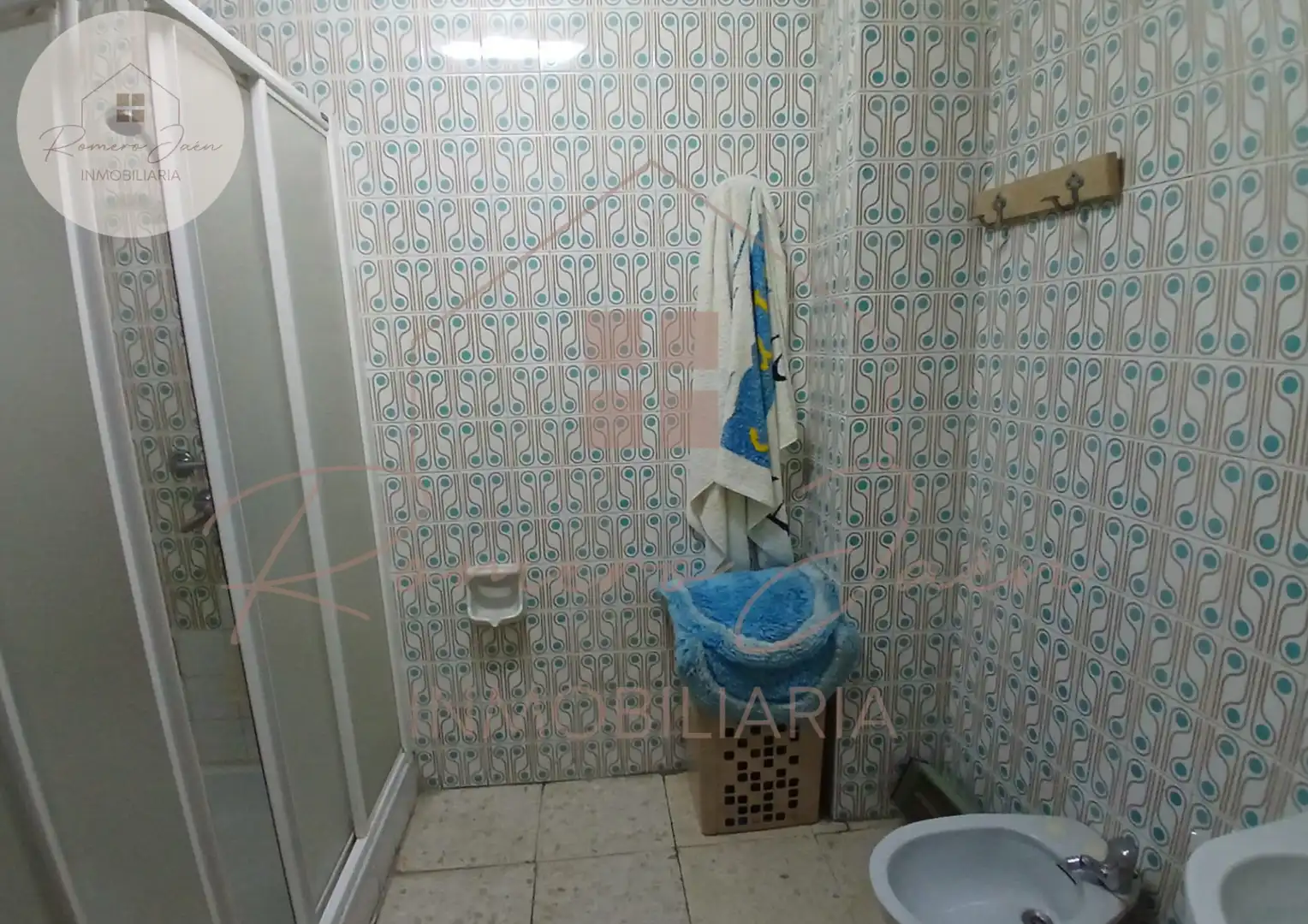 Badezimmer von Wohnung zum Verkauf in Jaén mit Abstellraum