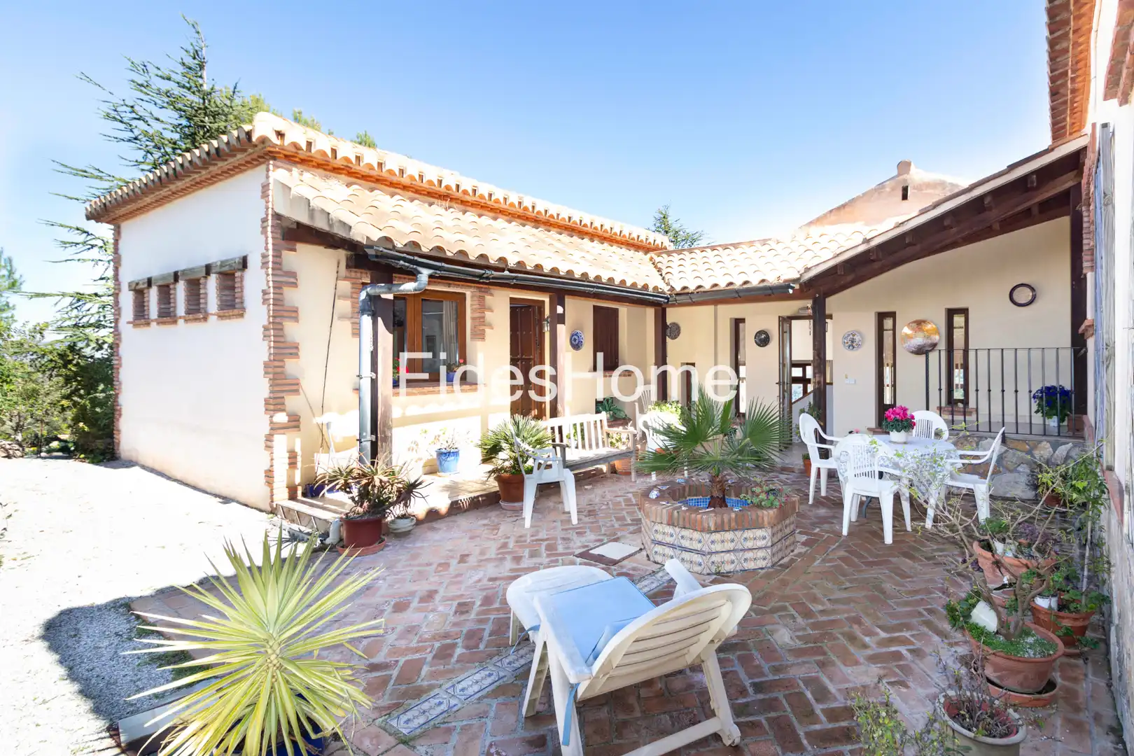 Vista exterior de Finca rústica en venda en Villamena amb Aire condicionat, Calefacció i Jardí privat