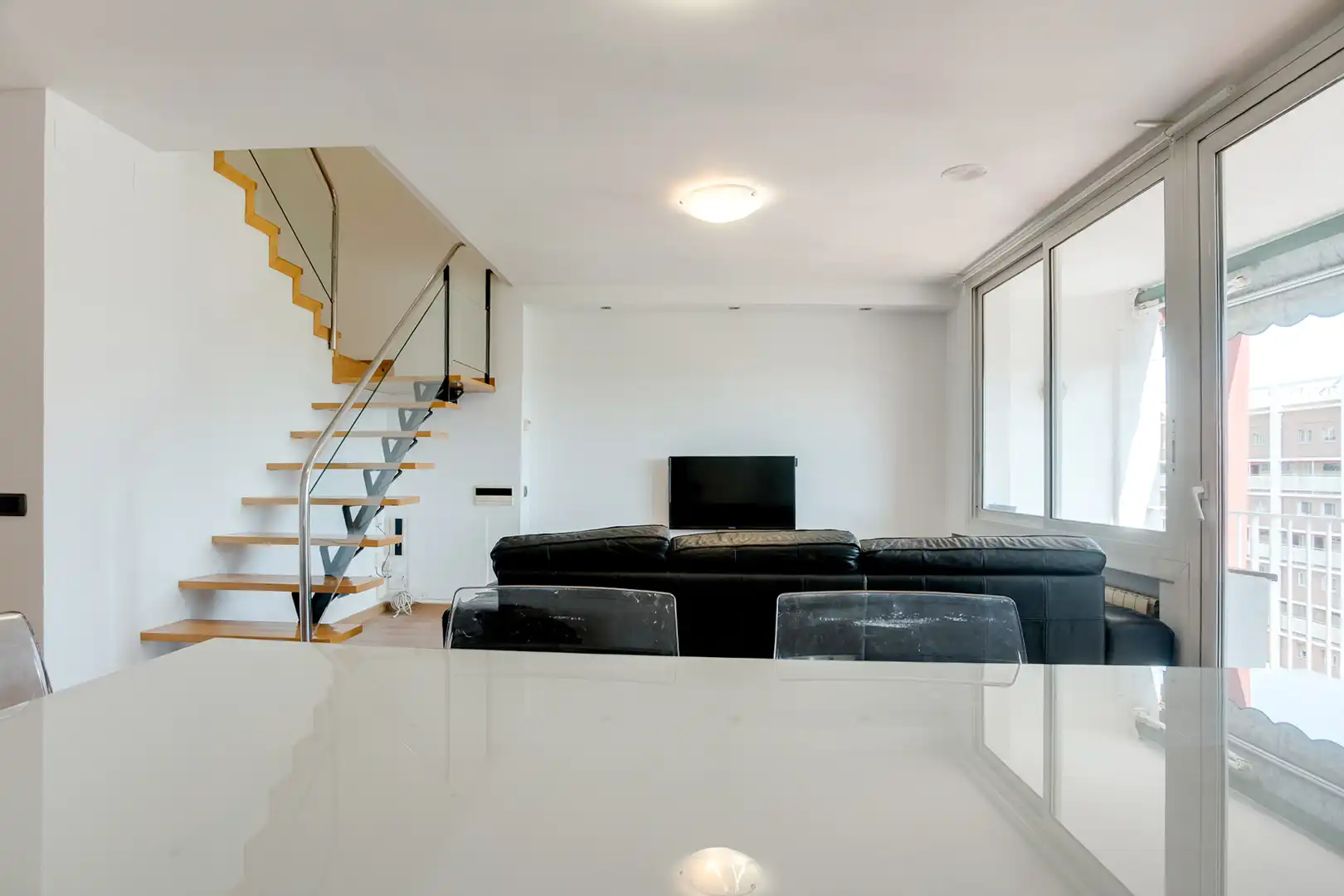 Sala de estar de Dúplex en venta en  Barcelona Capital con Calefacción y Balcón
