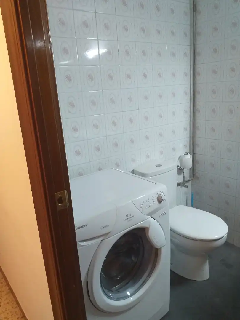 Bathroom of Flat for rent in Zaragoza  with Heating, Furnished and Oven