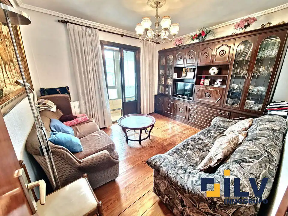 Living room of Flat for sale in Bilbao   with Heating, Terrace and Storage room
