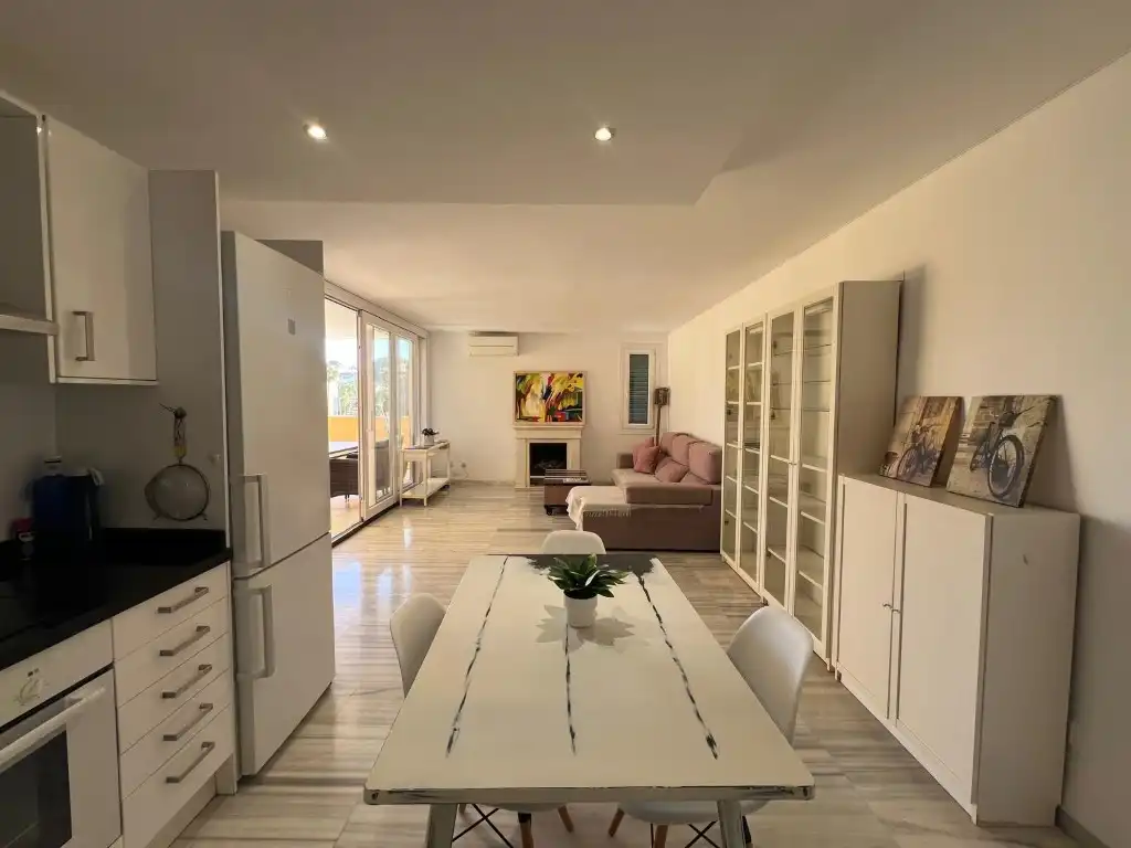 Menjador de Àtic de lloguer en Calvià amb Aire condicionat, Jardí privat i Terrassa