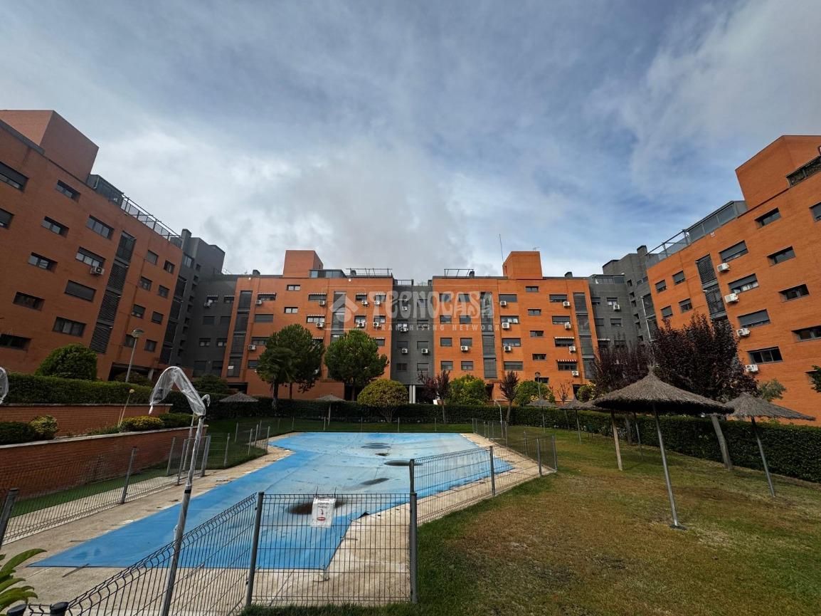 Vista exterior de Piso en venta en Valdemoro con Trastero y Piscina comunitaria