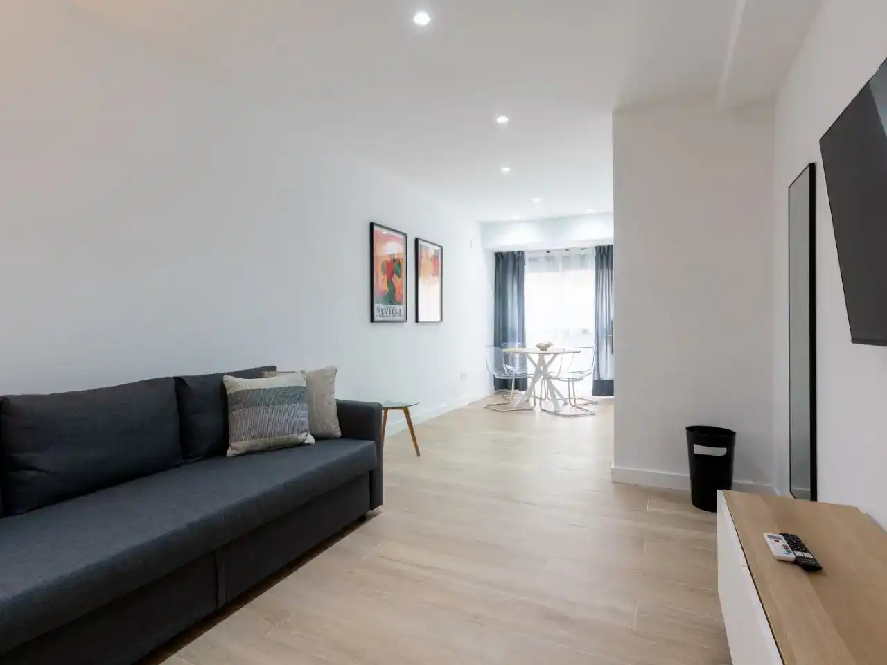 Sala d'estar de Apartament de lloguer en  Sevilla Capital amb Aire condicionat