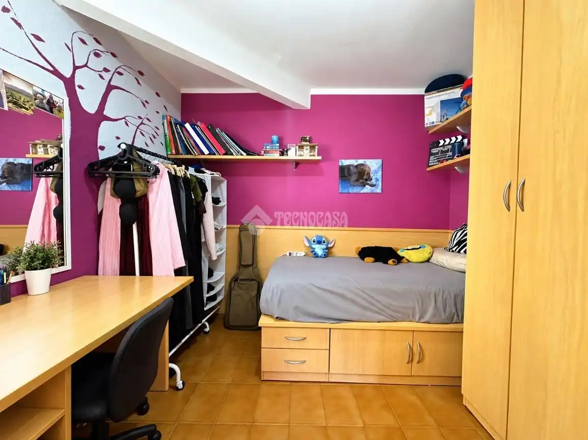 Habitación de Piso en venta en L'Hospitalet de Llobregat con Aire acondicionado y Terraza