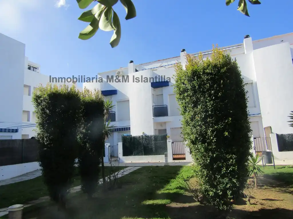 Vista exterior de Casa adosada en venta en Islantilla con Terraza, Trastero y Amueblado